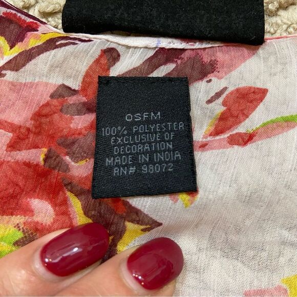 Steve Madden White and Floral Fringe Kimono One Size Fits Most - Picture 6 of 9